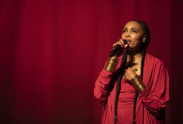 Είδα την συναυλία της Imany «VOODOO CELLO» στο Christmas Theater - Λουκία Μητσάκου - Κριτική συναυλίας - Theater Project 365