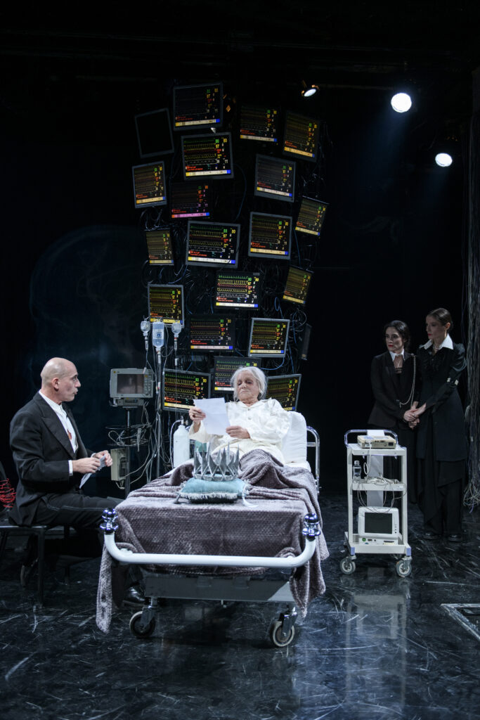 Είδα την παράσταση ΒΑΣΙΛΙΑΣ ΛΗΡ του Ουίλλιαμ Σαίξπηρ στο Θέατρο Οδού Κεφαλληνίας - κριτική παράστασης- Βίβιαν Μητσάκου - Theater Project 365 