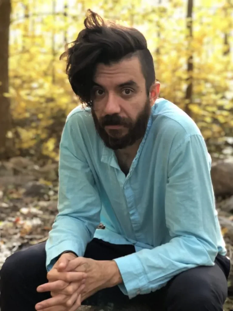 Διάβασα το βιβλίο «Μάρτυς!» του Kaveh Akbar από τις εκδόσεις Ίκαρος - κριτική βιβλίου - Λουκία Μητσάκου - Theater Project 365