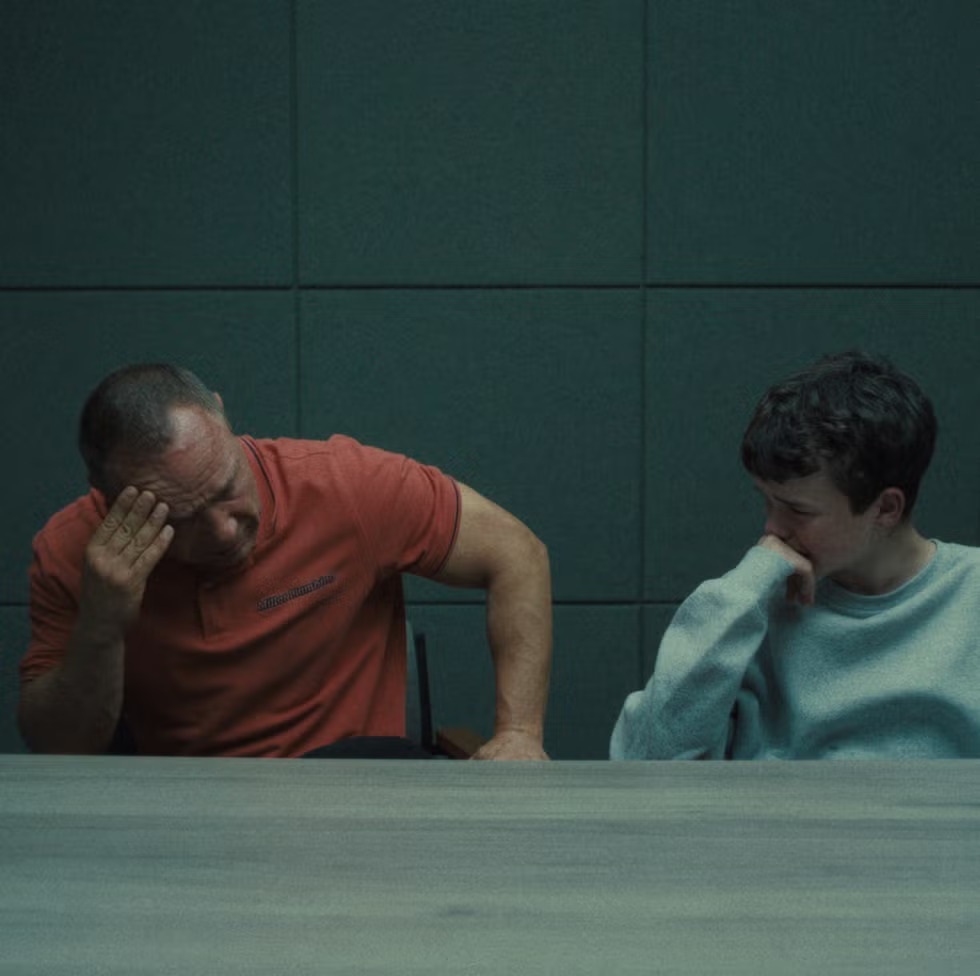 Είδα την τηλεοπτική σειρά Adolescence των Stephen Graham και Jack Thorne στο Netflix - κριτική σειράς - Λουκία Μητσάκου - Theater Project 365