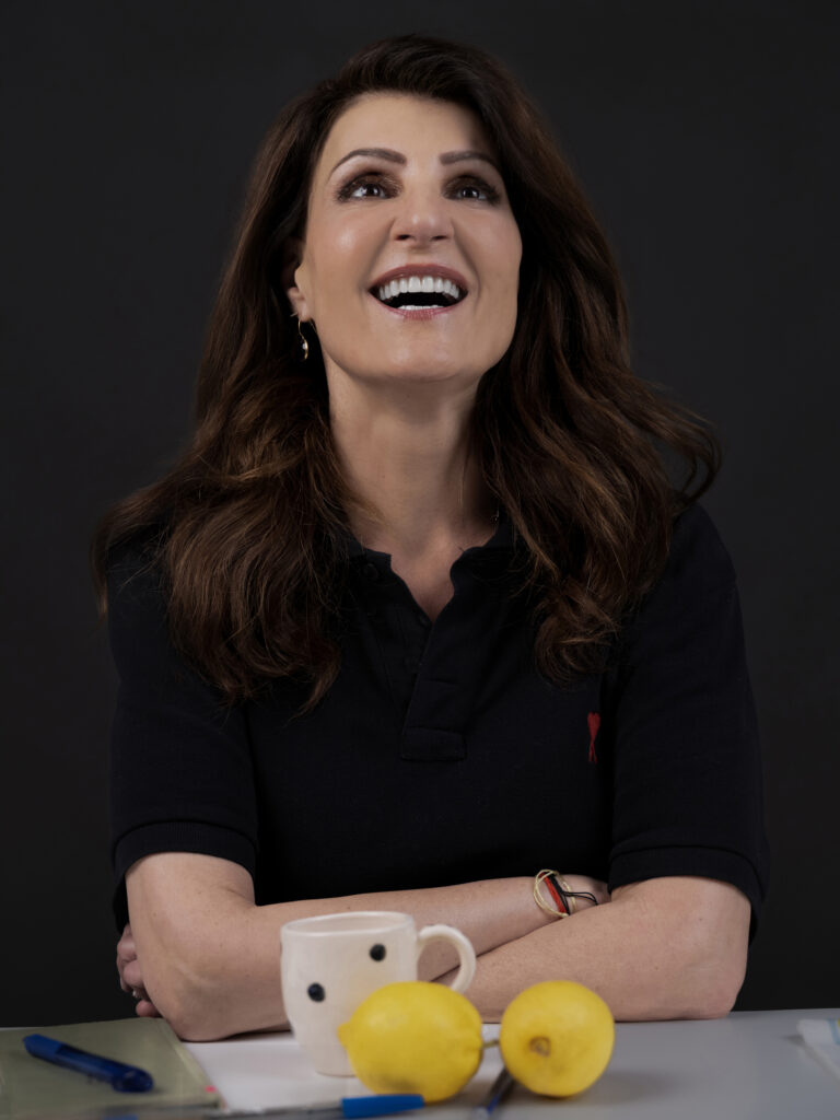 Είδα την παράσταση Tiny Beautiful Things της Nia Vardalos -κριτική παράστασης - Theater Project 365 