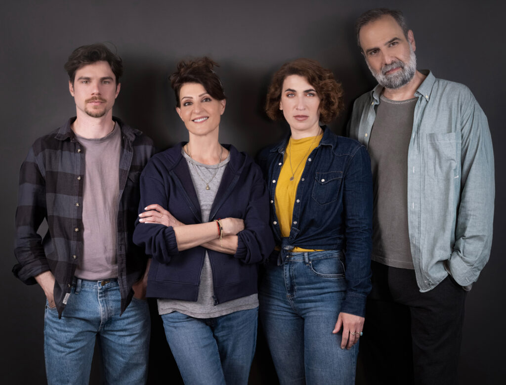 Είδα την παράσταση Tiny Beautiful Things της Nia Vardalos -κριτική παράστασης - Theater Project 365 